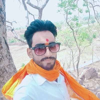कट्टर हिन्दू देश भक्त ; फैन - भगतसिंह चंरशेखर आजाद