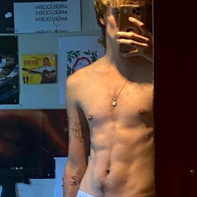 18+. happy in front of or behind the camera ( @oomfsucks ) insta : trashpuss