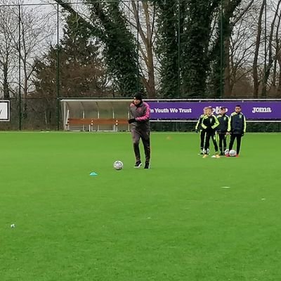 JeremyStrooper's profile picture. T1 U13 STVV 🇧🇪   semi prof coach Uefa B listening, reading, thinking , visualising , even dreaming. so many ways to continuously improve
