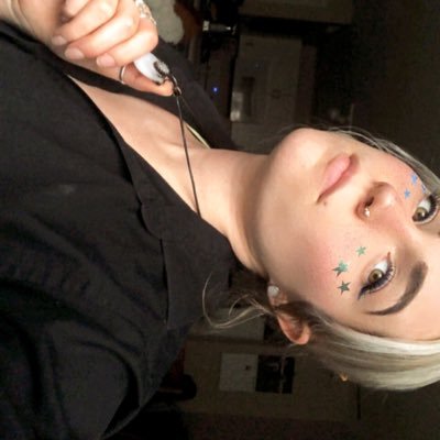 FloraVmusic's profile picture. you were my cup of tea, but I drink coffee now. ☕️