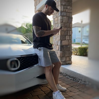 mokeefe412's profile picture. 🔌