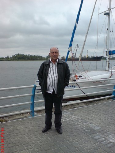 KadirKapuagasi's profile picture. Demokrat,Dünya,UBA,Kamuoyu gazete imt.sah.
Piyale,Pirelli,Başer, Colgate Palmoliv'de yön. yaptı.
Adana FKB,M.Ü.İİBF mezunu.
Sanayici,Yönetici,Gazeteci,Devrimci