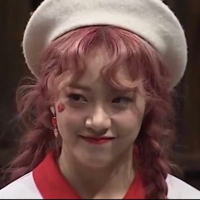 KITTYCHAESOL's profile picture. any prns • 19 •