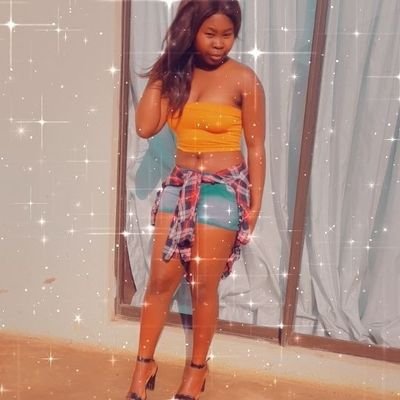 be the queen of ur own palace 👑 
in Love with music ❤ am a vocalist