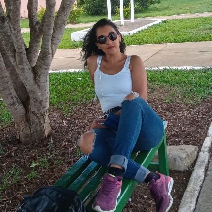 memeira de plantão.
me segue! sigo todos de volta 😘