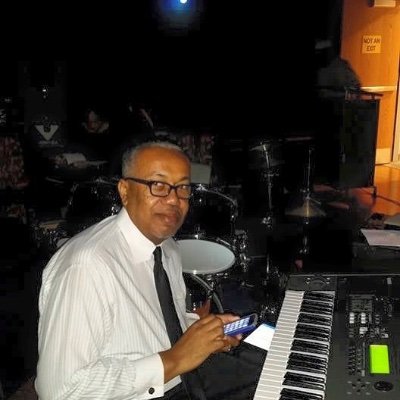 connecting musicians, directors, psalmists, percussionists, instrumentalists, songwriters, authors, ..., with churches or groups around the WORLD