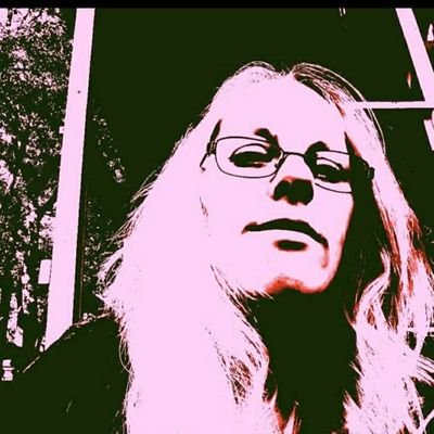 leeannmcdnl's profile picture. Not a bot! A huge hockey fan though! #MAGA #KAG