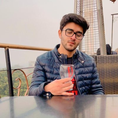 I'd shoot for the moon but i'm too busy gazin at stars. 19 Sc: moeed69 Instagram: abdul_moeed69