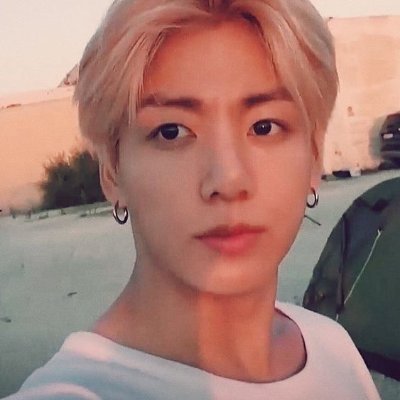 OwlyKo's profile picture. 💐Happy 10 years anniversary💜