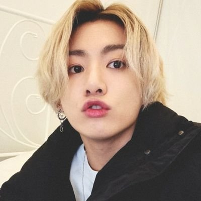 aZ204VTWuaIIslZ's profile picture. 방탄 굿즈 판매 합니다 ‼️

택배비 별도 0.25 받습니다 
거파시 거래가 50% 받아용
모든 인증 가능 😊
세트로 판매 우대합니다
구매 2권 부터 가능합니다
교환 환불 반품 일절 안 됩니다