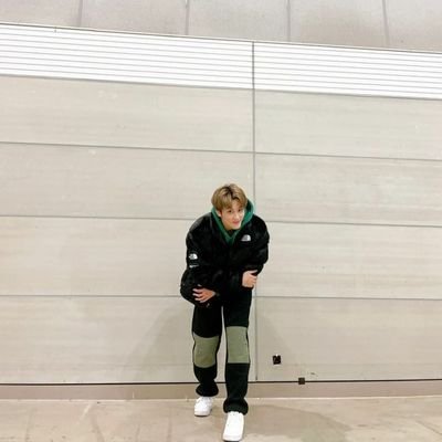 markcanadaboy's profile picture. #MARK: on your mark, get set go.