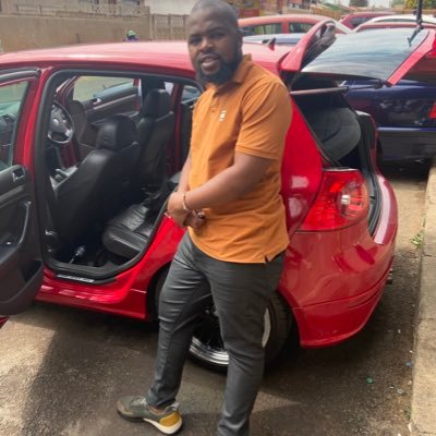 MusaNyawo4's profile picture. pushing through the pain💪🏾