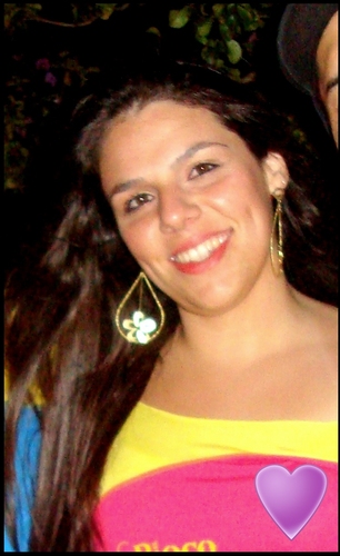 Amo minha vida, meus amigos...
Choro, dou risada! 
...Vivo...
