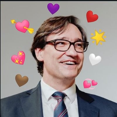Joves que donem suport a @salvadorilla com a candidat a la Presidència de la Generalitat. Cuenta natural, no plastic.