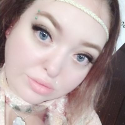 Misfit_Doll's profile picture. I'm 29 
fairly average life!
but I think I rock it pretty well!! ;P