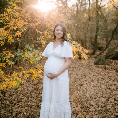 chandlerxcastle's profile picture. Writing.