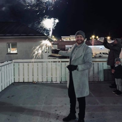 saethorop's profile picture. Sköllóttur hvítur miðaldra bakenda forritari sem vinnur hjá fjármálafyrirtæki.
Með draum um að gera eitthvað allt annað.  #BasicBitch #RedPilled