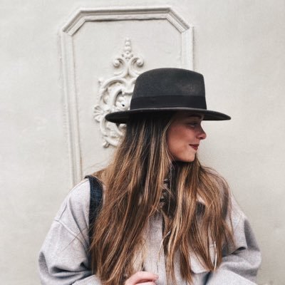 Lea_Tainturier's profile picture. 