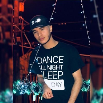 EmanuelV7's profile picture. 📍Med.Colombia / 
Ingeniería informática 🔥