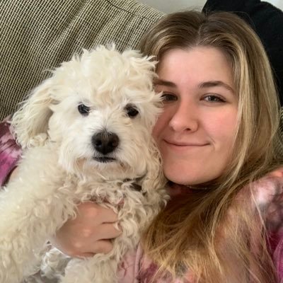 evelynzano's profile picture. (account managed by my dogs)