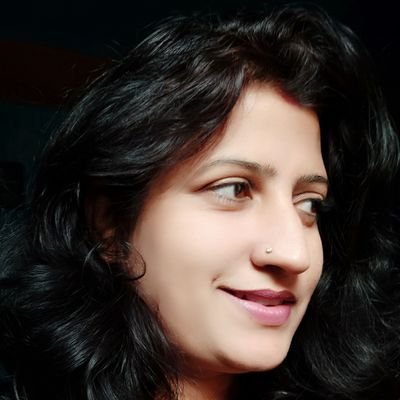 शान्ती और अहिंसाकि पुजारी हुँ
हर घरमे बसती हुँ,मै नारी हुँ ।