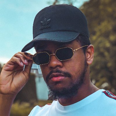 Hab. 2:2-3 • 🇩🇴🇺🇸
Singer • Mix Engineer • Entrepreneur
👇🏽 Pre-Order ‘Bamboos (Remix)’👇🏽