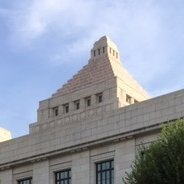 摂津の山の上から社会を俯瞰し、権力を監視する仙人的つぶやき。でも「上から目線」ではなく、あくまで「草の根から」。 絶対的な権力は必ず腐敗する。自制心と自浄能力を失った自民党は一旦下野すべき。政権交代があってこそ、社会は進化できる。