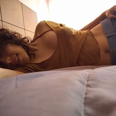 vianmtz22's profile picture. Hey you think all your friends are funny but all your friends are way overfed