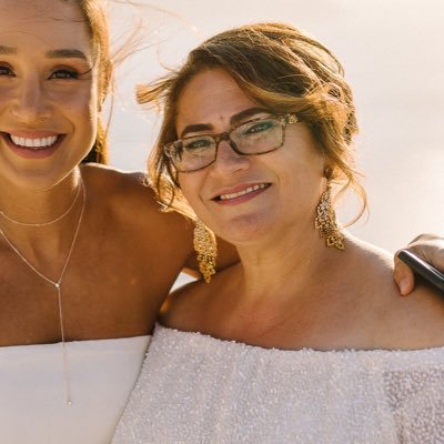 DawnBaroudi's profile picture. The sun loved the moon so much he died every night to let her breathe ❤️