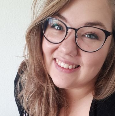 JulleBulleh's profile picture. I'm Danish, I'm weird and I'm obsessed with music