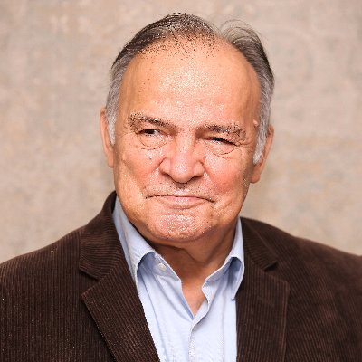 AvniOzgurel's profile picture. 