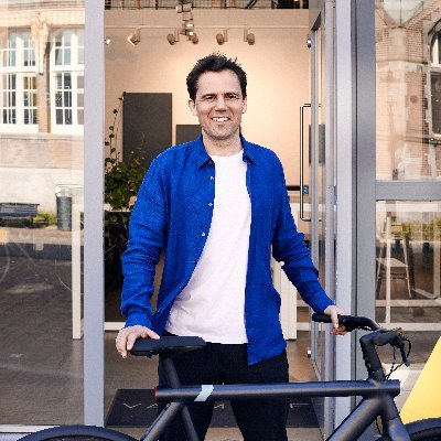 Loves cycling. Co-founder and designer at VANMOOF commuter bicycles.