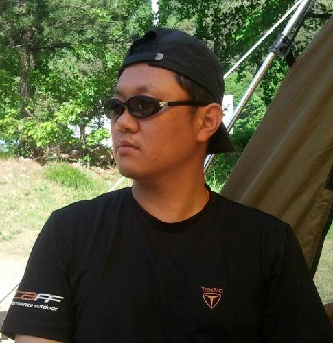 다니는직장:트렉스타, 관심분야:롯데야구,자전거타고 출퇴근, 주말에 가족들과캠핑, 온라인유통, 최종학력 : 부산대학교 산업대학원 산업공학과,