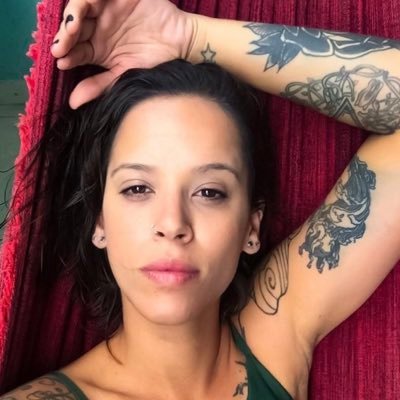 taojurodrigues's profile picture. Produtora por vida, estudante de Medicina Veterinária, aqui pouco falo e muito observo.