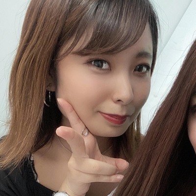 母子家庭で貧乏育ち🙇♀️⇒介護職に就くもブラックすぎてうつ病になり退職⇒スーパーで働く⇒今の現状を変えたいと思い、ネットビジネスに出会う⇒3ヵ月で月収100万円達成💓
時間とお金が自由になって毎日幸せに💚
私の様に現状を変えたいと思っている人を無料でサポートしてます✨