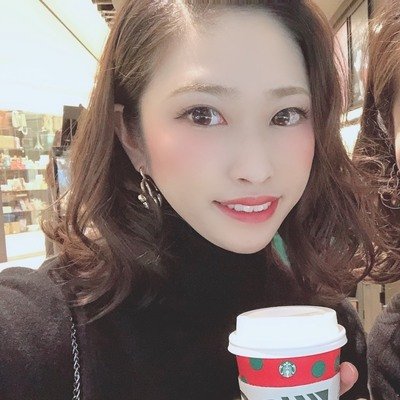 母子家庭でビンボー育ち🙇⇒介護職に就くもブラックすぎてウツ病になり退職⇒スーパーでバイト⇒今の現状を変えたいと思い、ネットビジネスに出会う⇒3ヵ月で月収100万円達成✨
時間とお金が自由になって毎日幸せに💓
私のように現状を変えたいと思っている人を無料でサポートしてます🔥