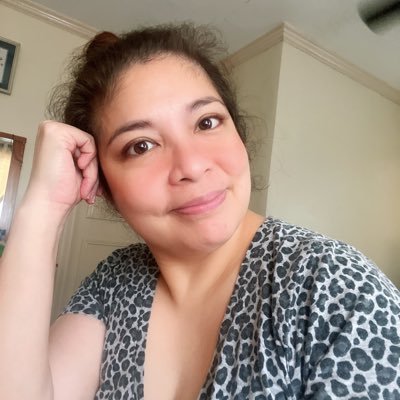 bezeemama's profile picture. A mother who wants to inspire others and to tell them that it's never too late to start again🦋Never give up 🥊 and do not let the bullies stop you