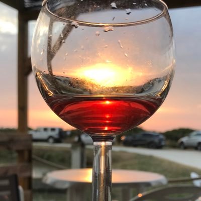 Flococvil's profile picture. Pro Nucléaire éclairée et Ecolo, amoureuse de la nature et farouchement impliquée dans l’éducation de mes enfants et j’allais oublier Berrichonne d’origine !🚜