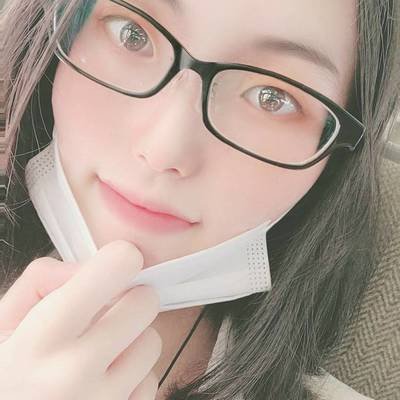 SLY4SdYGbVwp6bL's profile picture. ビンボーな母子家庭育ち🙇‍♀️⇒介護職に就くもブラックすぎて欝病になり退職⇒スーパーでレジ打ち⇒今の現状を変えたいと思い、ネットビジネスに出会う⇒3ヵ月で月収100万円達成✨
時間とお金が自由になってフリーダムガールに💘
わたしのように現状を変えたいと思っている人を無料でサポートしてます✨