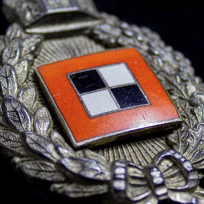 Offering a lifetime collection of antiques from Kaiserreich over Weimarer Republik, 3rd Reich, World War II & much more for sale to serious collectors.