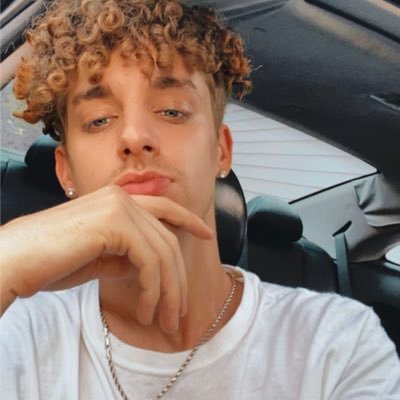 Brandon17s's profile picture. 21  ♒️