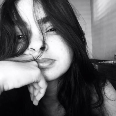 soy_zoeee's profile picture. Aveces me entretengo aquí , solo eso ✌🏻