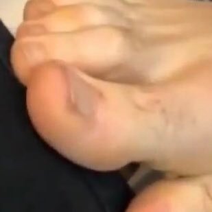 shawns big toe luvs you! || shawn if you see this i’m so sorry.