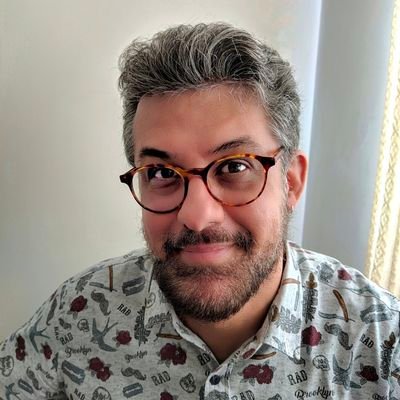 “O meu ofício é ter alma”. Mas ainda me desconheço: entre o que sou e eu existe um hiato, virgem como uma dançarina sem coreografia.