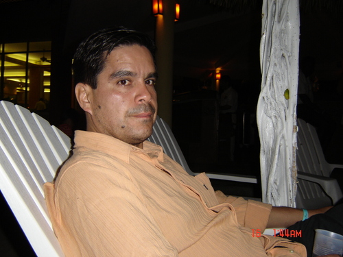 ex Alumno del Liceo Aleman de Los Angeles, Ingeniero Comercial de U.de Concepcion, colaborador del BCI