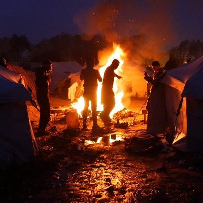 Feature doc on the Calais Jungle & the solidarity of ordinary people.💚 In cinemas this May 🎬 https://t.co/PF1KEW2UIb
