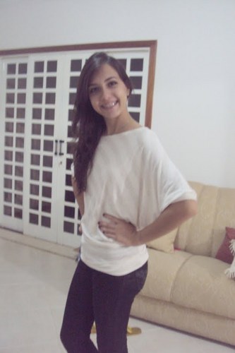 Descomplique, quebre regras, perdoe, ame de verdade, ria descontroladamente e nunca lamente nada que tenha feito você sorrir.