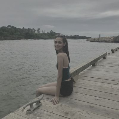 rosmarystos's profile picture. 