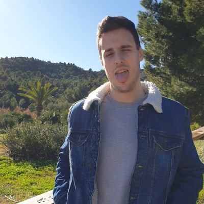 Solte parides, tinc una carrera i faig de profe com puc.