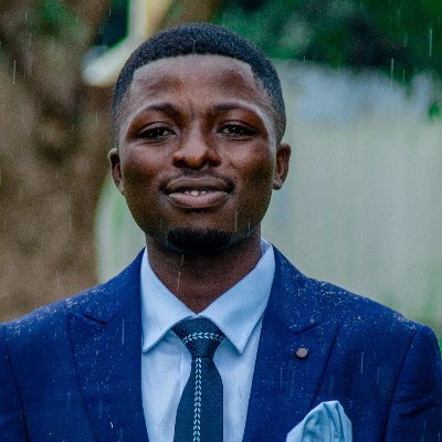 Je suis ingénieur en informatique, gestionnaire des projets et chercheur.
